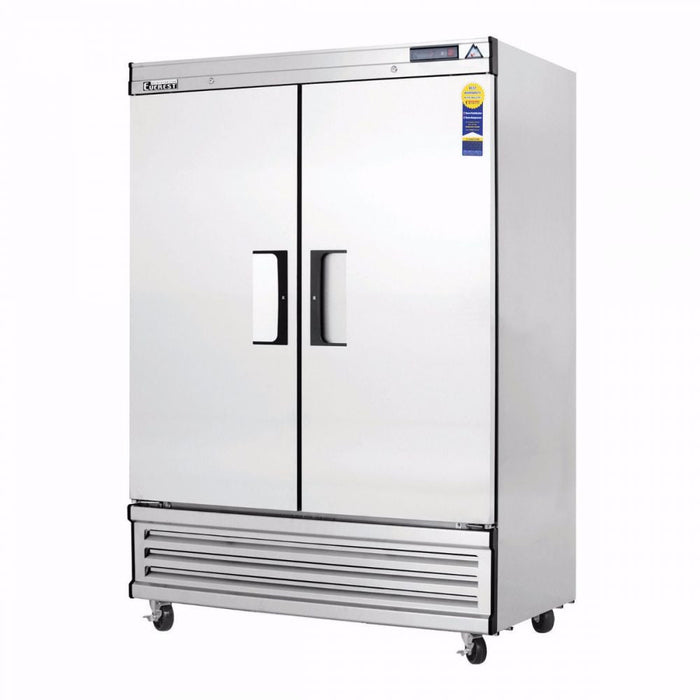 Everest EBSF2 49-5/8" Two-Section Solid Door Upright Reach-In Freezer, 48 cu.ft.